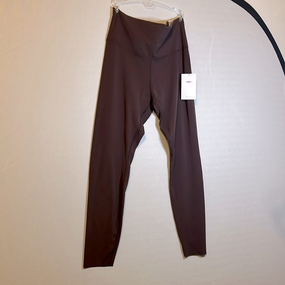 NWT Nike Yoga Luxe Leggings, Size Large, Color brown